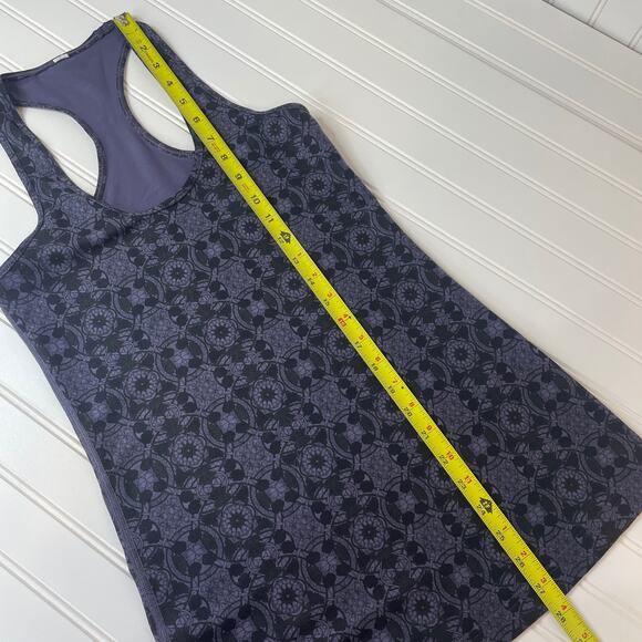 Lululemon Women’s Gray Print Racerback Tank Size 6 Sports Running Workout - Picture 5 of 6